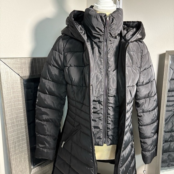 NWT Laundry by Shelli Segal woman’s puffer winter coat, size small - Picture 13 of 15